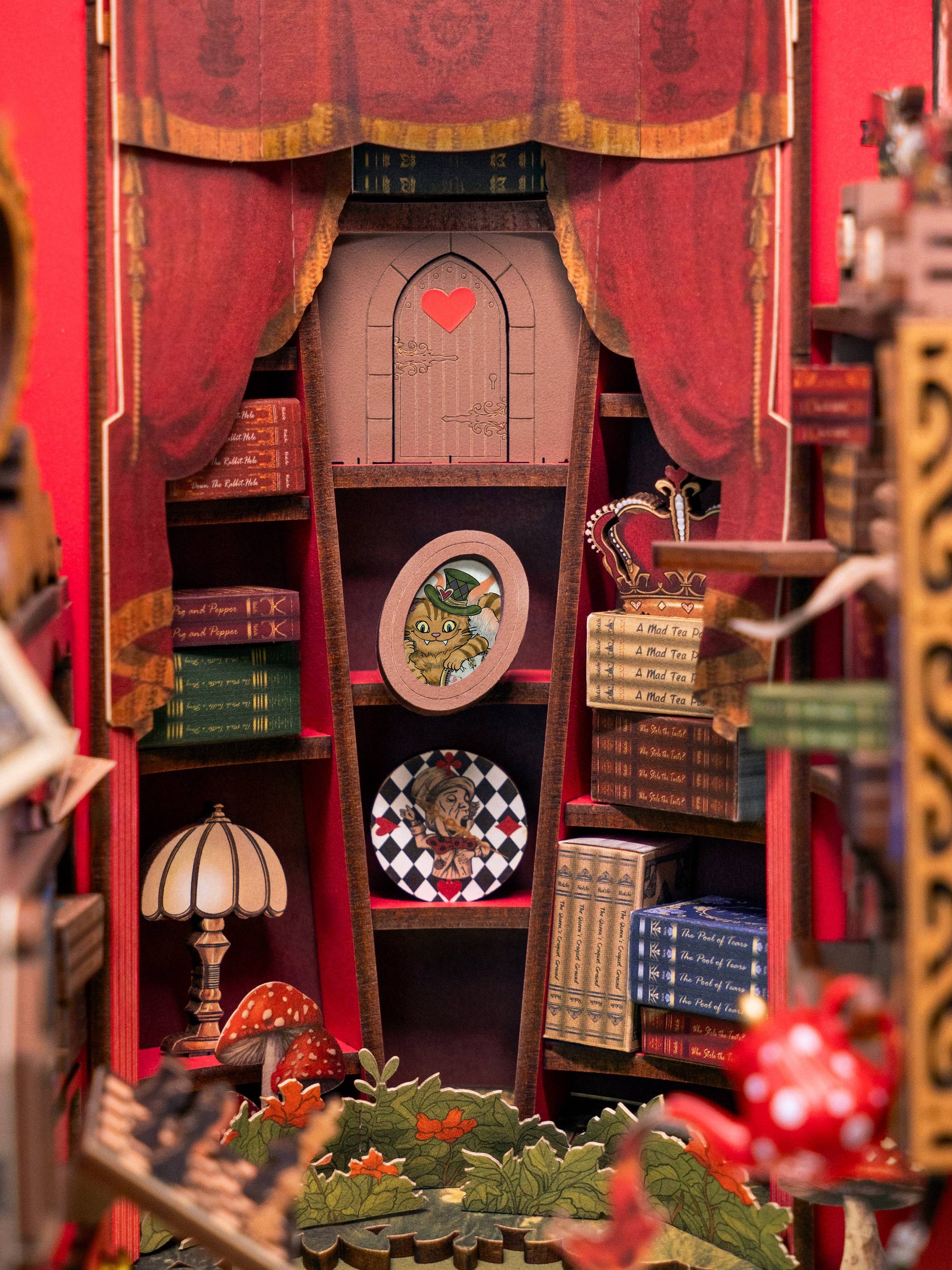 Alice in Wonderland Book Nook Kit
