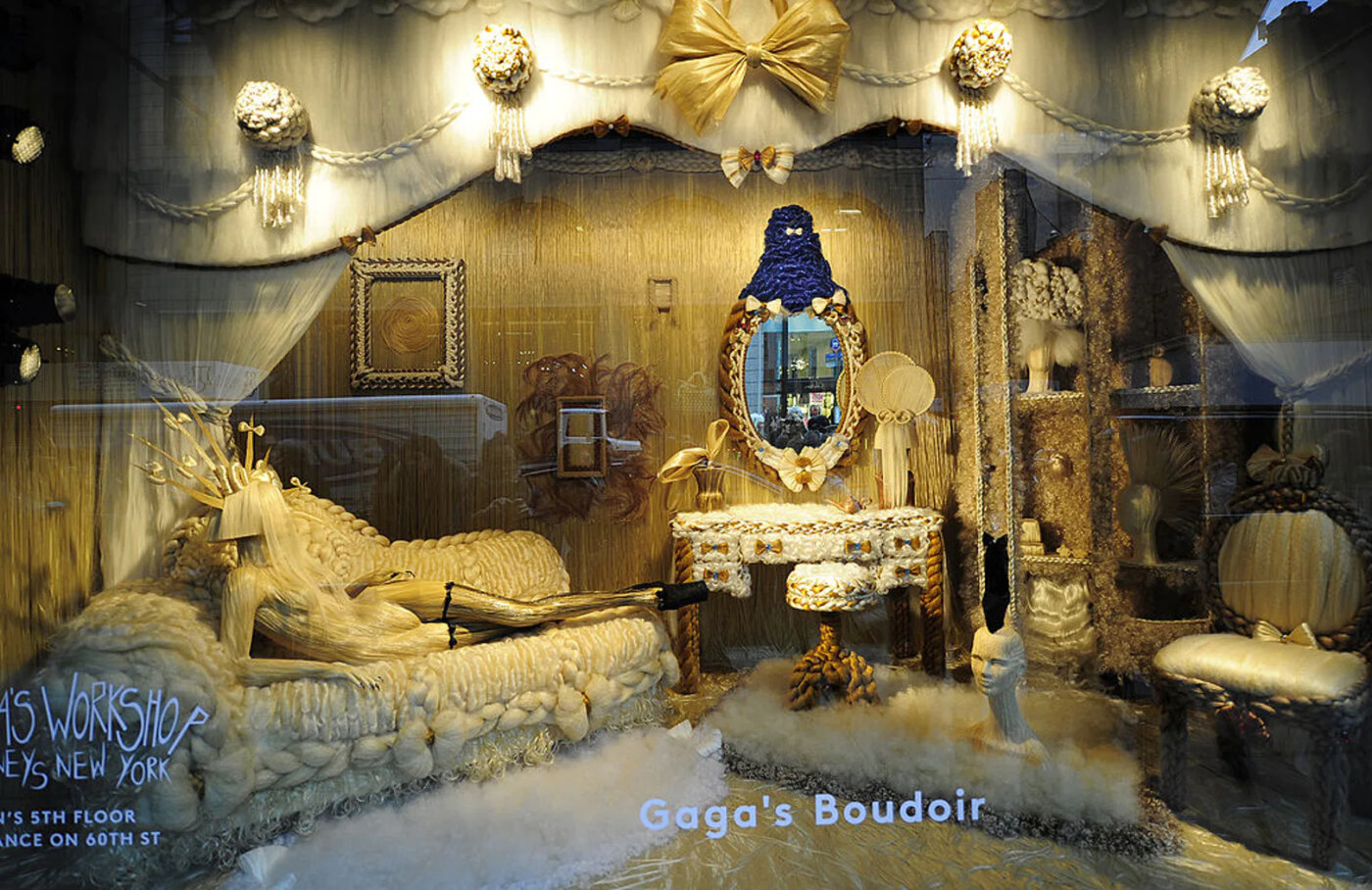 Goudeneeuw: The vanishing art of department store Christmas windows